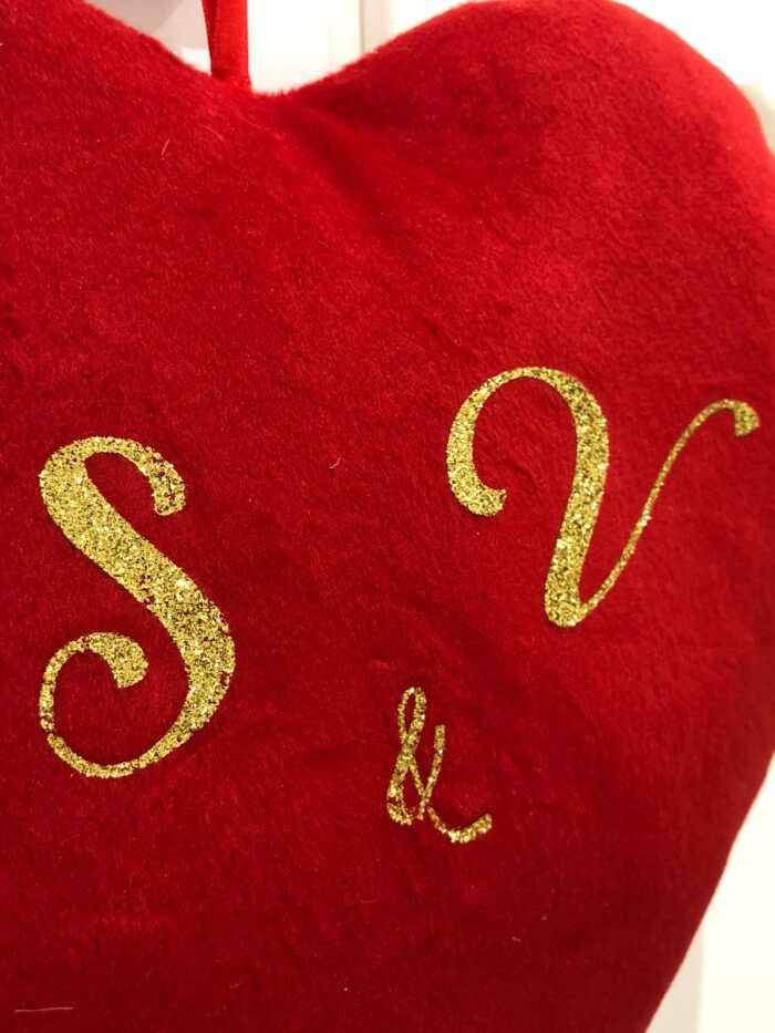 55C81537-608D-4CFB-BA91-641B6901F65D Cuscino a cuore da personalizzare - immagine 2