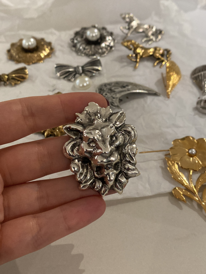 Collezione “Divenire” – Spilla Leonessa - immagine 3