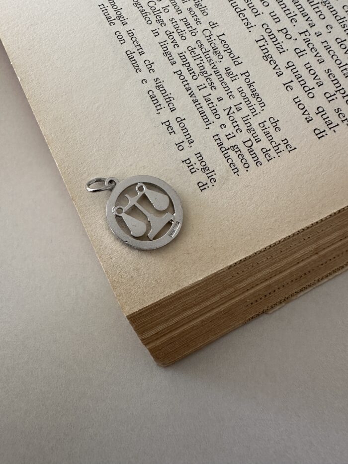 Ciondolo Bilancia in arg. 925 traforato - immagine 2