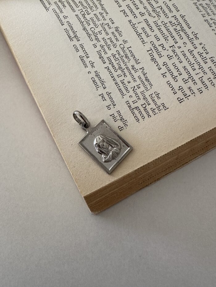 Ciondolo Madonna in arg. 800 - immagine 1