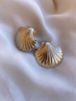 Collezione "Estrosa" - Orecchini Conchiglia a lobo