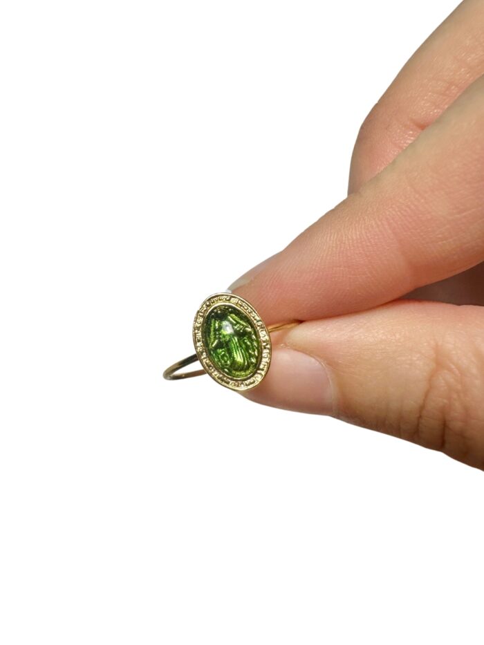 Anello in acciaio con Madonnina - resina verde - immagine 1
