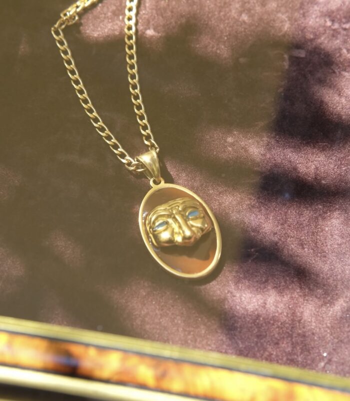 Collana con ciondolo Pulcinella (con incisione personalizzabile) - immagine 2