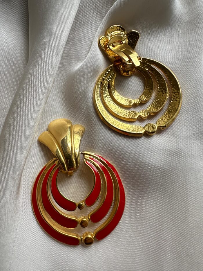 Orecchini con 3 cerchi rossi smaltati (clip) - immagine 2