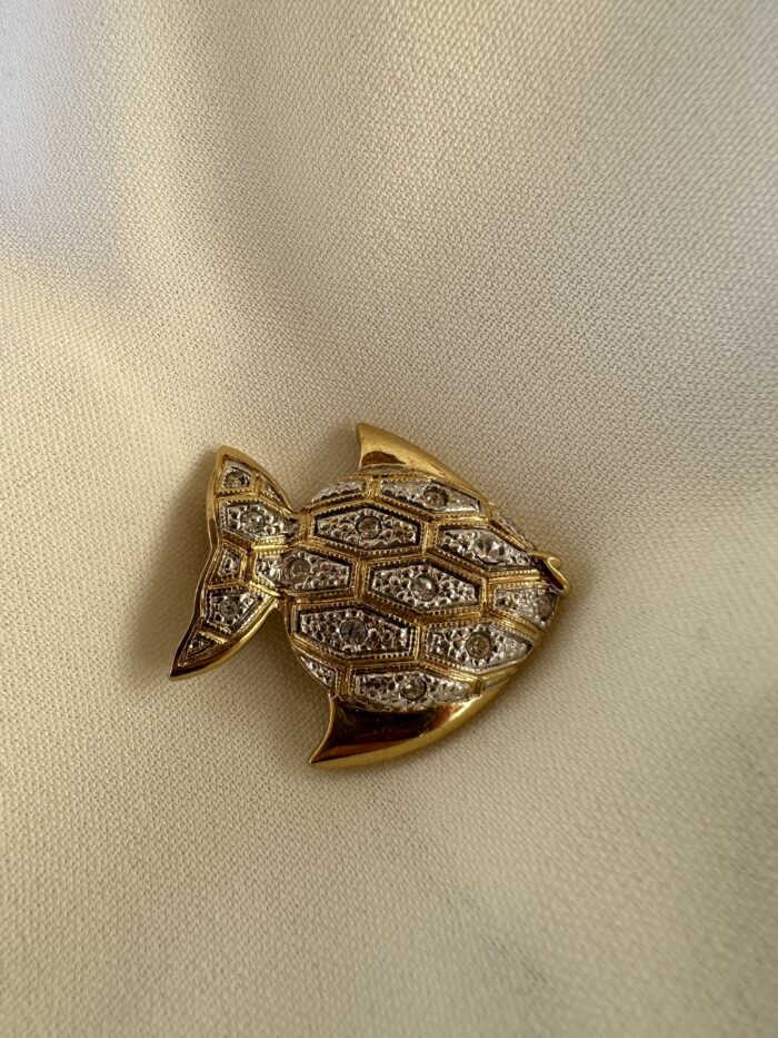 Spilla pesce bicolor con Swarovski - immagine 1