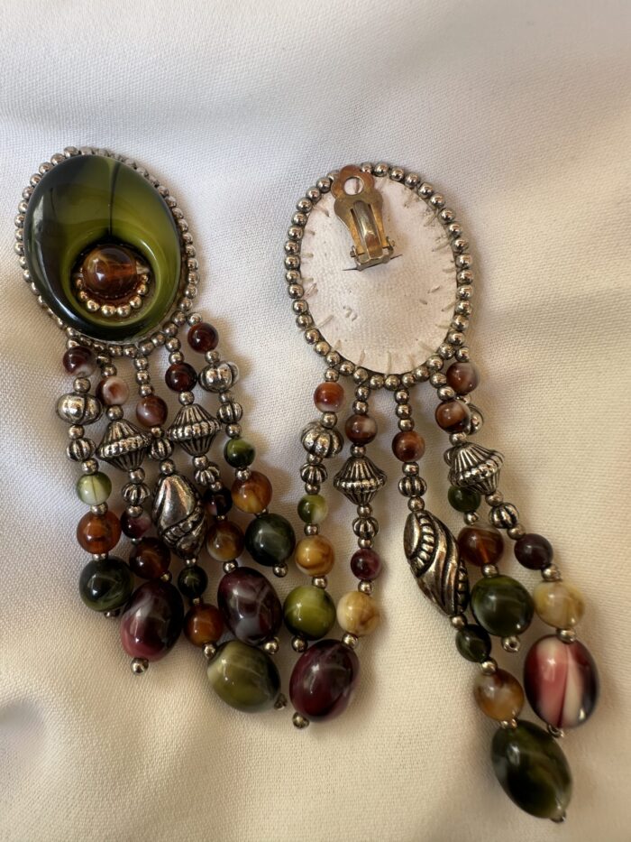 Orecchini pendenti resina verde - immagine 2