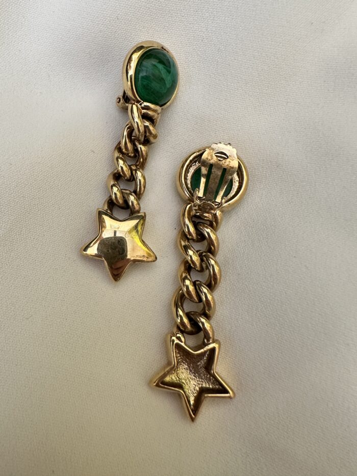 Orecchini con pietra in resina verde e stellina - immagine 2