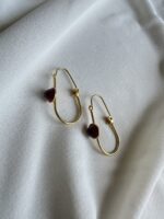 Orecchini con pietra in resina rossa - immagine 2