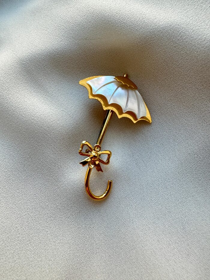 Spilla Ombrello in ottone e madreperla - immagine 1