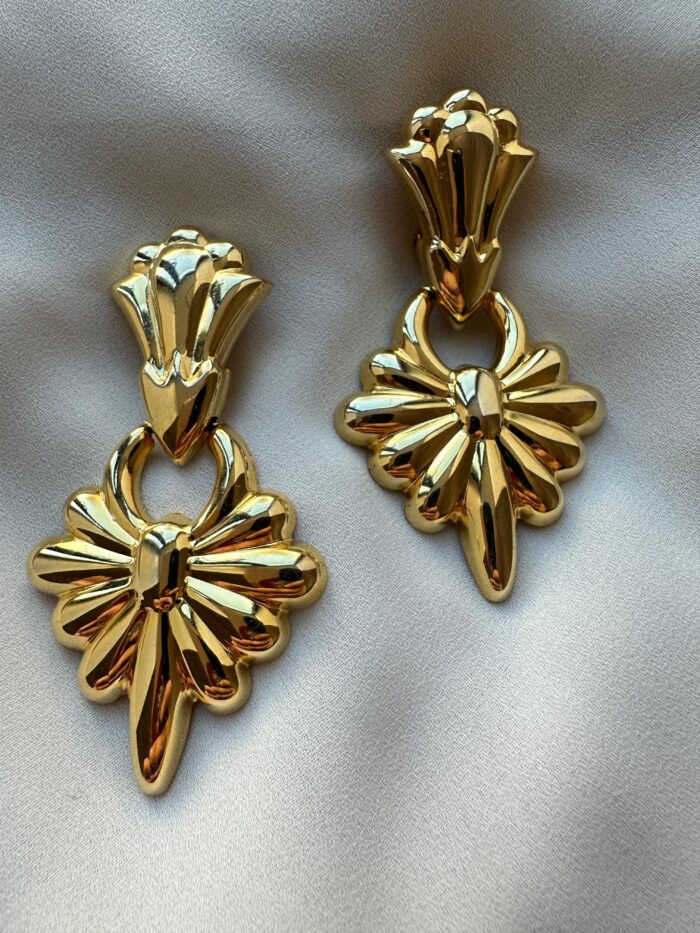 PHOTO-2025-10-07-16-43-11 2 Orecchini astratti (clip) - immagine 1