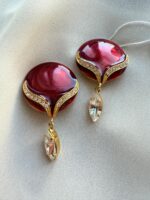 Orecchini con Swarovski e smalto rosso amaranto (clips) - immagine 2