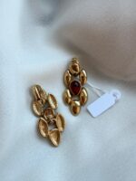 Orecchini a maglia di catena e pietra in resina rosso scuro (clips) - immagine 2