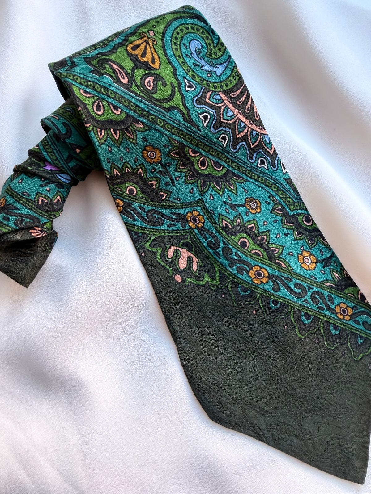 PHOTO-2025-11-14-11-56-36 Cravatta Fendi - 100% seta - immagine 1