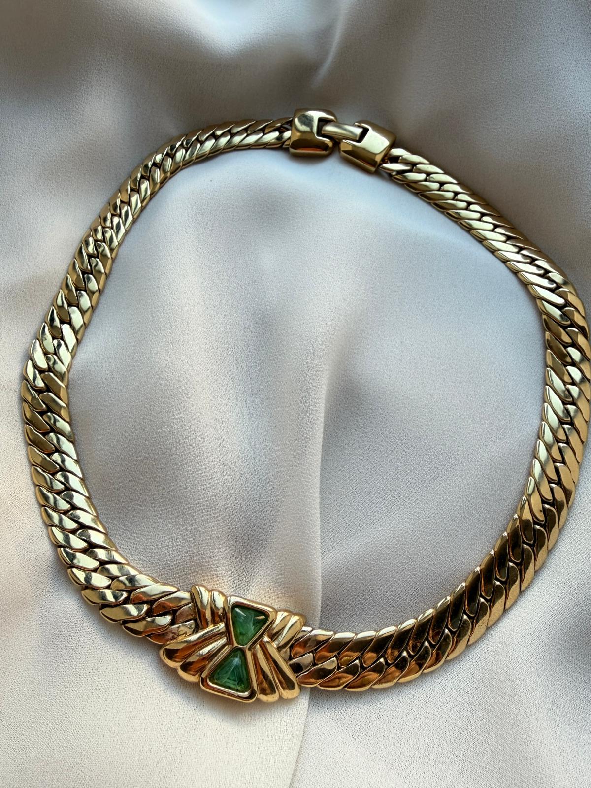 PHOTO-2025-11-18-14-58-43 Collana in ottone con pietre in resina verde - immagine 1