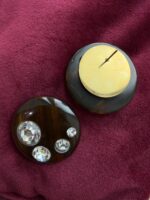 Orecchini bottone resina b - immagine 2