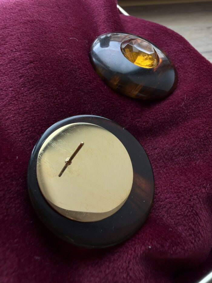 Orecchini bottone resina - immagine 2